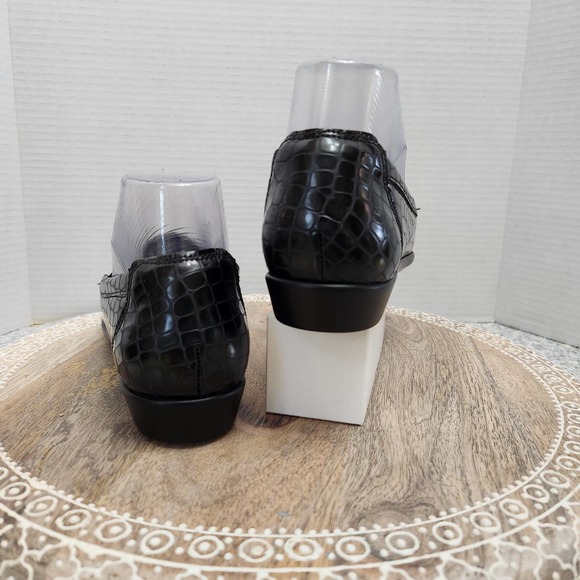 NWOT SAS Women's Black Crocodile Style Slip on Loafers 8 Narrow - Picture 2 of 7